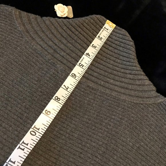 BANANA REPUBLIC Women's Short-Sleeved Sweater Charcoal Gray Sz S - Picture 9 of 11